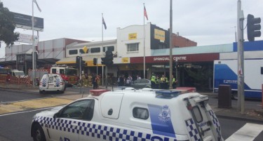 ФОТО+ВИДЕО: Момче се запали во банка во Мелбурн