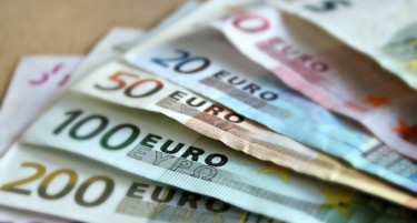Колку од Европејците  штедат во банки?