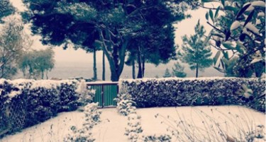 (ФОТО) ТАСОС ВАКОВ НЕ СТЕ ГО ВИДЕЛЕ: Овде летово уживавте, а сега се е под снег!