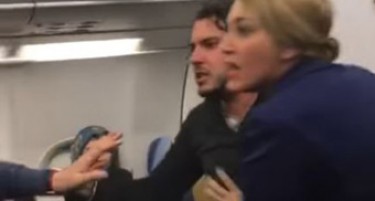 (ВИДЕО) Тепачка во авион - стјуардесата и патниците едвај ги раздвоија