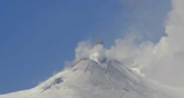 (ВИДЕО) Најголемиот вулкан во Европа повторно се разбуди