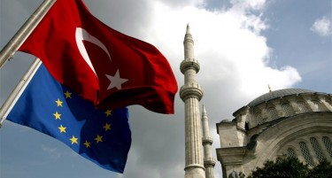 Турција со закана кон ЕУ - Сами ќе се справувате со бегалците
