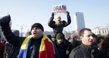 ЕК и се закани на Романија со запирање на парите