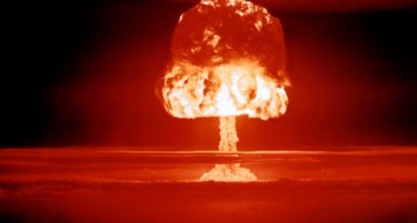 (ВИДЕО) Интернетот преплавен со совети за нуклеарна војна - радијацијата не е она најлошото!