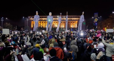 Народот во Романија не се откажува од протест: Сакаме и оставка!
