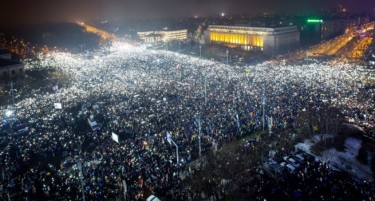 (ВИДЕО) Романија се побуни на најмасовни протести за 28 години