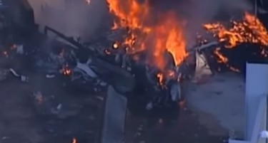(ВИДЕО) СТРАШНА СНИМКА: Моментите на падот на авионот во Австралија снимени со камера