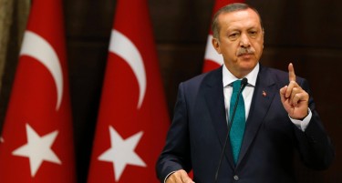 Ердоган лут на медиумите - ги претставиле терористите како херои