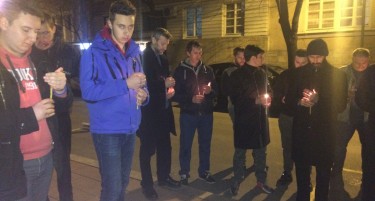 Во Србија се палат свеќи за мир во Македонија