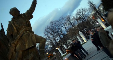 (ГАЛЕРИЈА) „За заедничка Македонија“ се помасовно против двојазичност