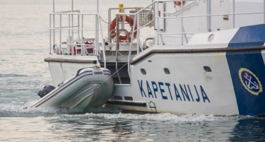 Тешка поморска несреќа во Хрватска, двајца загинати, се трага по петмина