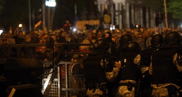 ГНЕВОТ НАСОЧЕН КОН ЕУ: Крвта која ја пролеаа демонстрантите, велат не била вредна да падне