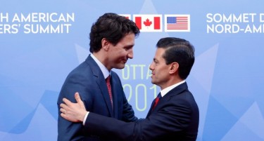 Канада се здружува со Мексико за преговорите со Трамп за НАФТА