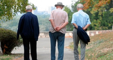 На есен пензионерите ќе земаат за 1% повисоки пензии