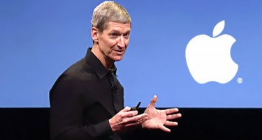 Шефот на „Епл“ доби бонус од 89,2 милиони долари во акции