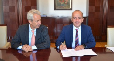 Тевдовски потпиша договор за соработка со Холандското министерство за финансии