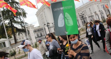 (ГАЛЕРИЈА) Граѓаните го кренаа гласот за чист воздух