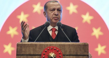 И Ердоган исплива од скандалот со „Рајски документи“