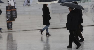 (ГАЛЕРИЈА) Кој си носи чадорче не го наврнува