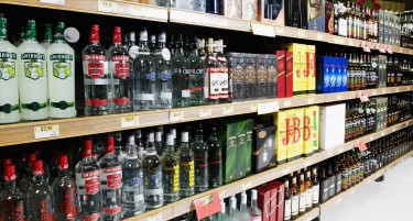 ТРОШОК ЗА ТРГОВЦИТЕ: Државата не се откажува од приходите од лиценците за алкохол
