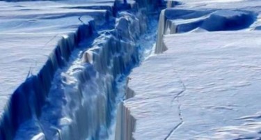 ОВА ГО СНИМИ НАСА: Се одвои санта мраз