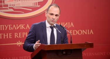 Во живо прес конференција на министерот Венко Филипче