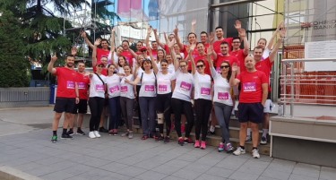 Тимот на Охридска банка Сосиете Женерал трчаше на Скопскиот маратон за поддршка на деца со Даунов синдром и интелектуална попреченост