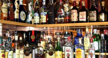 Укината забраната за продажба на алкохол по 19 часот