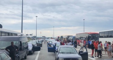 ФОТО ВЕСТ: Хаос на македонско - српската граница