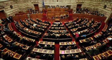 (ВО ЖИВО) Грчките пратеници еден по еден ќе гласаат за Протоколот