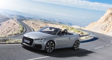 Компактни спортски автомобили во врвна форма:  Новиот Audi TT RS Coupé и Новиот Audi TT RS Roadster