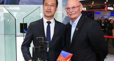 HUAWEI Mate X прогласен за најдобар нов мобилен телефон на Светкиот конгрес во Барселона
