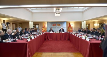 Црногорскиот премиер Марковиќ: Македонската влада покажа дека е една од ретките која знае да решава комплицирани прашања