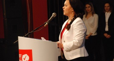 Фросина Ременски „ќе лета“ од партијата на Заев