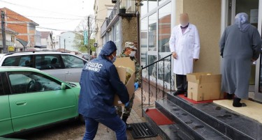 МАСКИТЕ ЗАДОЛЖИТЕЛНИ: Kризниот штаб во Куманово ги снабди приватните здравствени установи со опрема