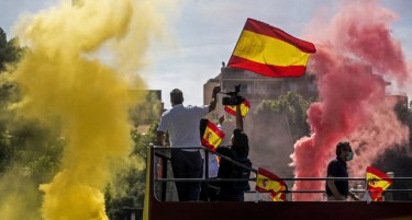 (ВИДЕО) Шпанците протестираа против мерките наметнати поради коронавирусот