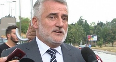 Мендух Тачи најавува дека Македонците ќе бидат обврзани да прифатат дводомен парламент