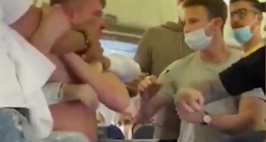 Тепачка изби во авион откако патници одбиле да носат маска