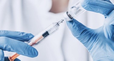 ПЕНЗИОНЕРИ, ТРУДНИЦИ, ЛЕКАРИ - за нив ќе има бесплатна вакцина против сезонски грип