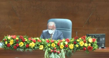 Џафери до Апасиев: Барањето за свикување седница за пратенички прашања не ги исполнува условите