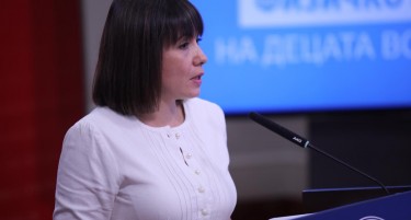 Следете во живо: Министерката Царовска ќе ја претстави платформата за онлајн настава