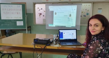 ПОСВЕТЕНО РАБОТИ НА ВИДЕО ЛЕКЦИИ: Наставничка од Тетово е убедена дека со ентузијазам и труд ќе имаме успешно онлајн учење