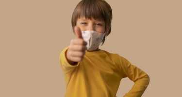 Малите деца во Србија ќе мора да носат маски