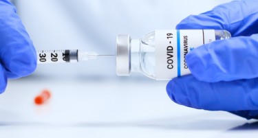 ПРОГНОЗА ЗА КРАЈ НА ПАНДЕМИЈАТА: Творецот на вакцината Фајзер открива кога ќе се ослободиме од вирусот