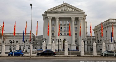 Се јави Владата со став по провокативните изјави на Џамбаски и Каракачанов