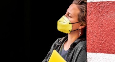 ФАКТОР НА ДЕНОТ: Укинати се сите ковид мерки, но на неколку места ќе мораме да носиме маски