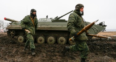 ГИНАТ ЗА „ГРСТ“ ДОЛАРИ - ПУТИН СО БОНУСИ ГИ НАВЛЕКУВА ЛУЃЕТО ВО АРМИЈАТА: Колку заработува руски војник за 3 месеци