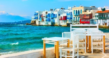 На атрактивните грчки острови нагло порасна бројот на инфицирани со коронавирусот