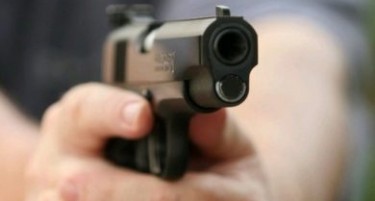 ПРЕТРЕС ВО КИЧЕВСКО: Полицијата најде пиштол и куршуми, двете лица приведени
