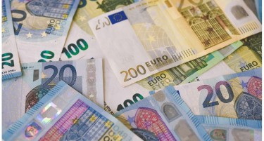 ALBANIAN POST:„ЕВРОТО НЕ Е ОФИЦИЈАЛНА ВАЛУТА ВО КОСОВО“ - Централната банка на Косово ги пречекорила своите овластувања